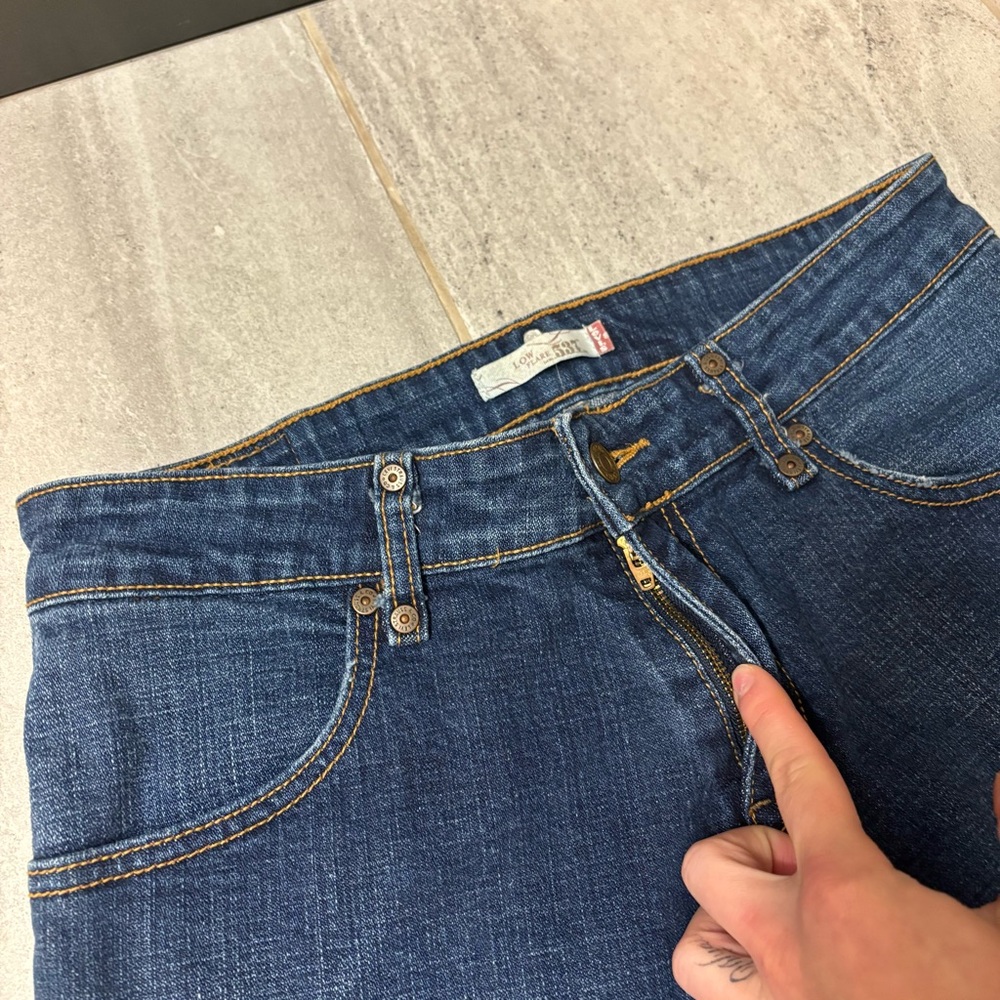 ❌SOLD❌Levi's VINTAGE 537 Low Rise Flare Jeans - Picture 4 of 13